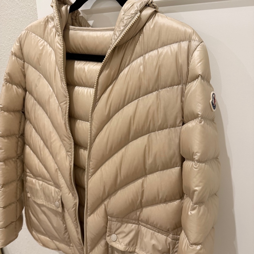 NWT Moncler Argenno hooded belted appliquéd quilted shell down coat Beige Size 0